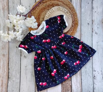 Kleid in gr 86 mit Kirschen