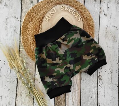 Kurze Pumphose mit Camouflage Muster gr 110/116