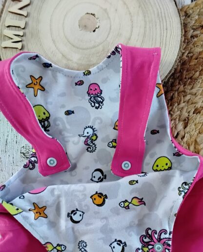 Niedliches Latzkleid  gr 74 mit Sonnenmütze KU 44-45 cm Meerestiere – Bild 2